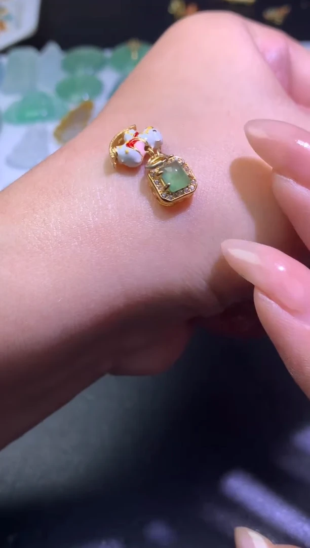 颈饰未镶嵌翡翠净货