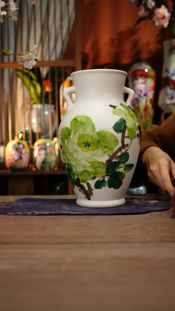 当代景德镇设计师釉下手绘陶瓷花瓶