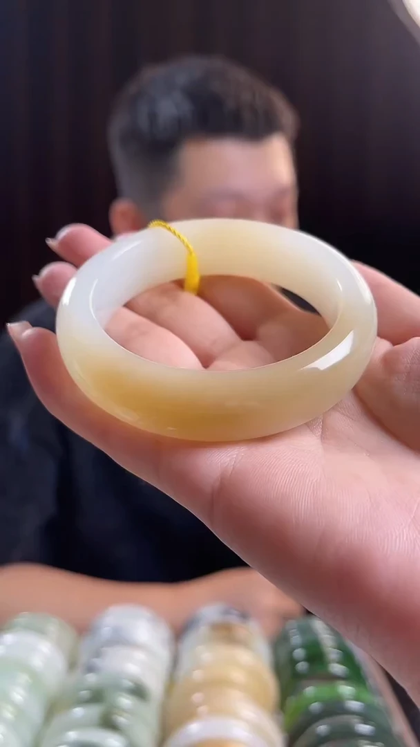 未镶嵌手镯和田玉57圈口8620