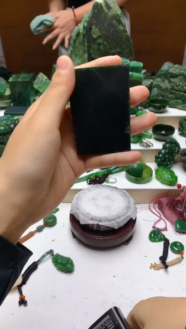 未镶嵌和田玉（青玉）珠宝半成品随机发货一个