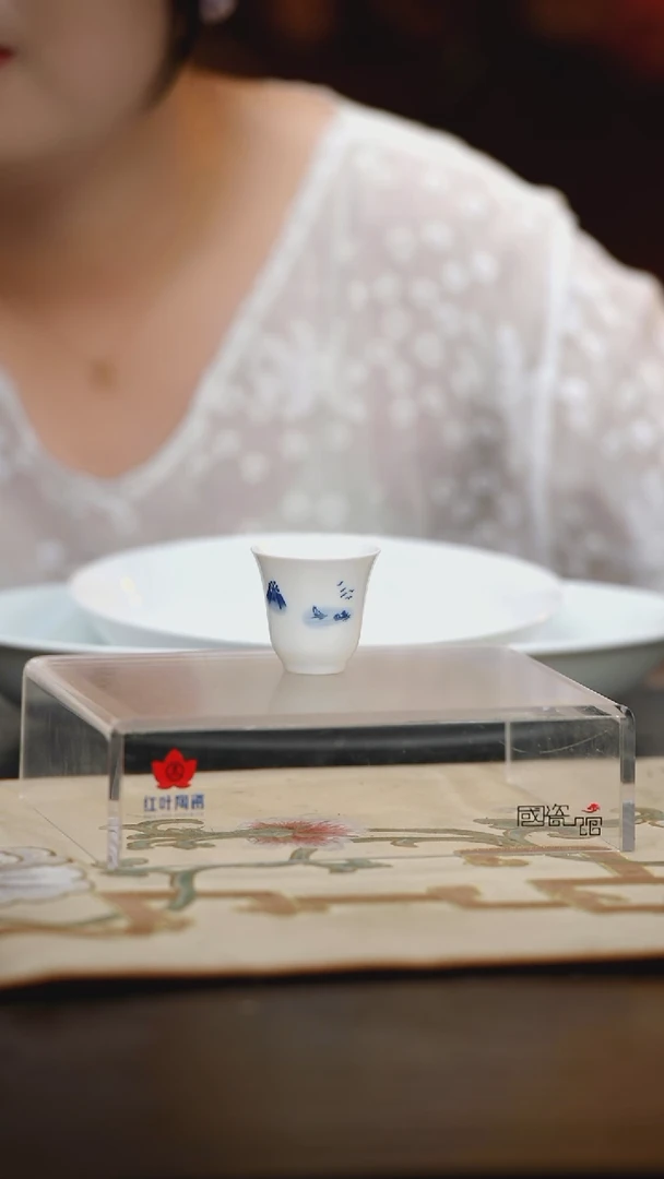 2个正价青花梧桐令盅