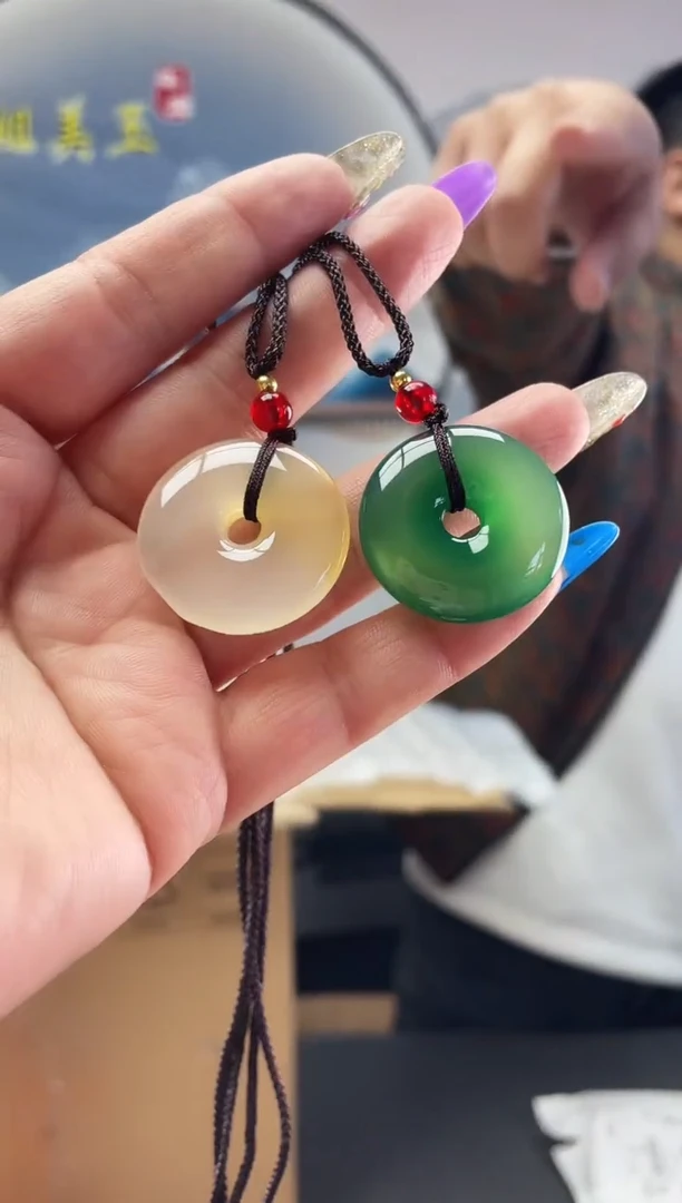 未镶嵌两个平安扣石英质玉10元一绿一黄