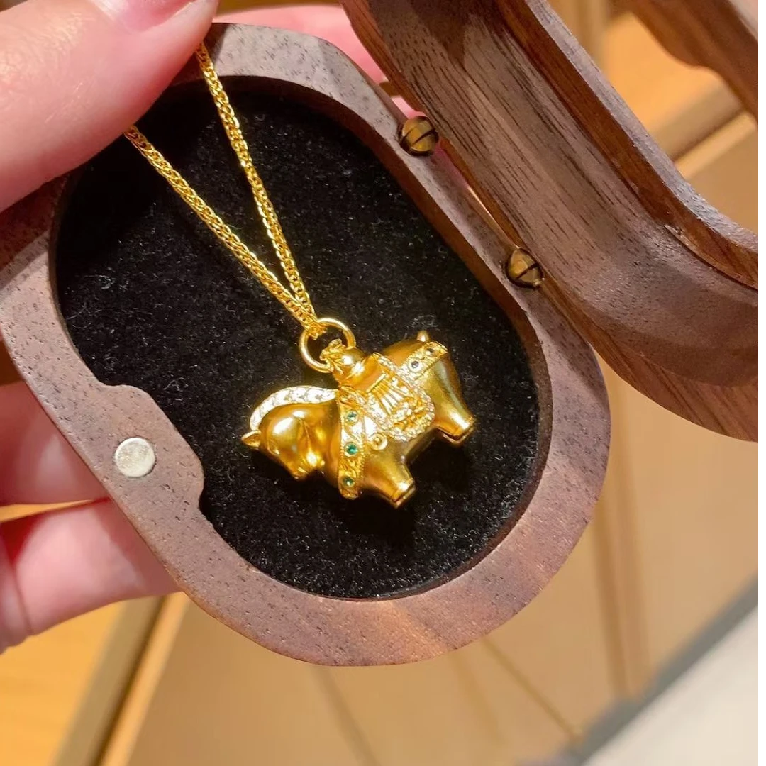 黄金99足金古法新中式马上吊坠
