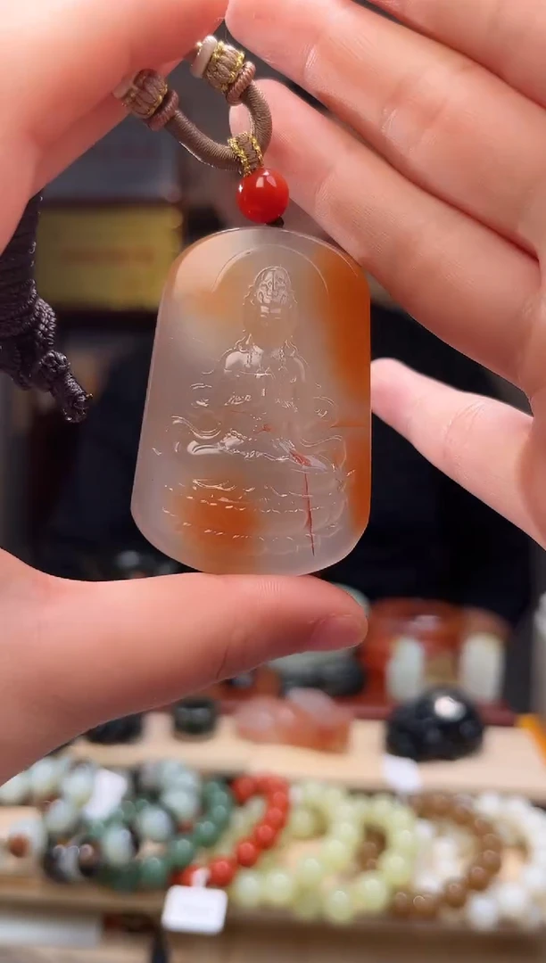 颈饰未镶嵌南红玛瑙吊坠