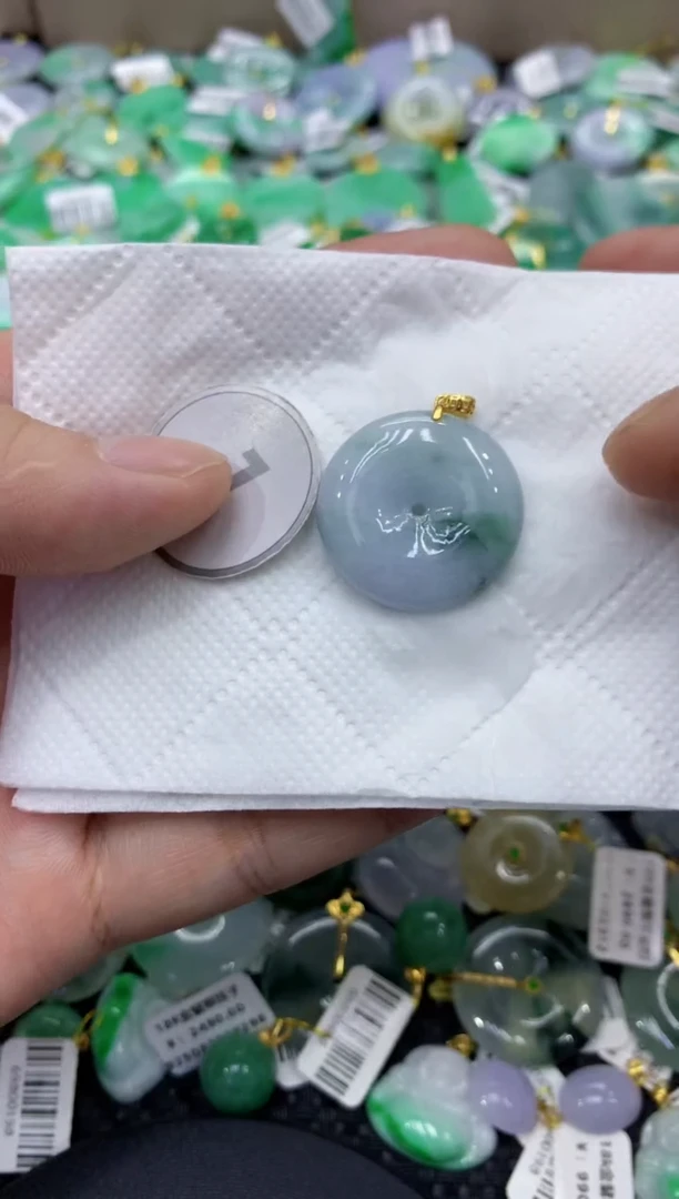 颈饰未镶嵌翡翠天然缅甸翡翠A货