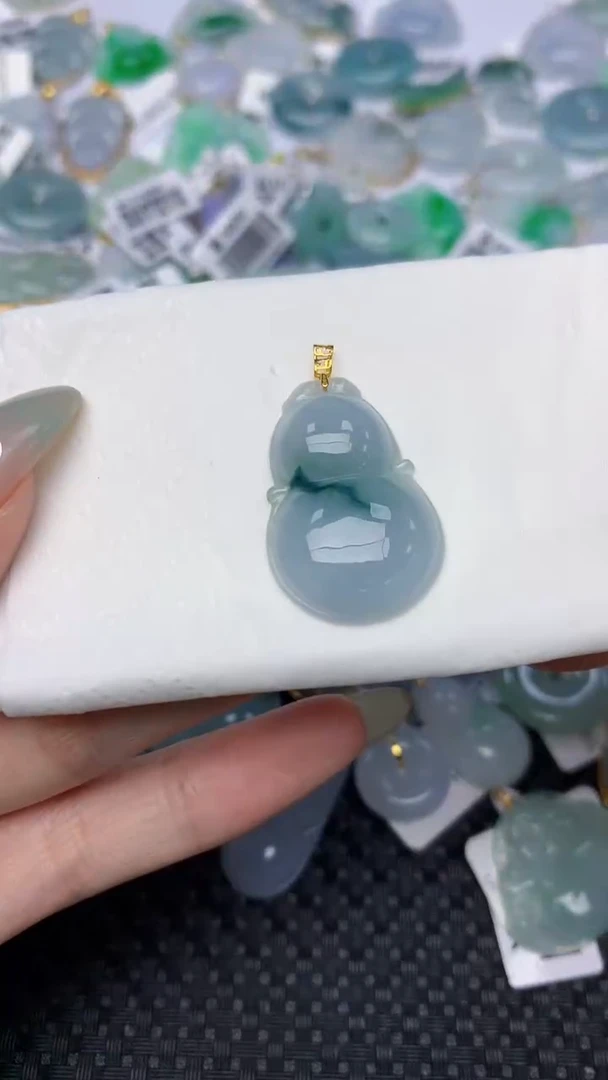 翡翠18K金镶嵌颈饰天然翡翠a货