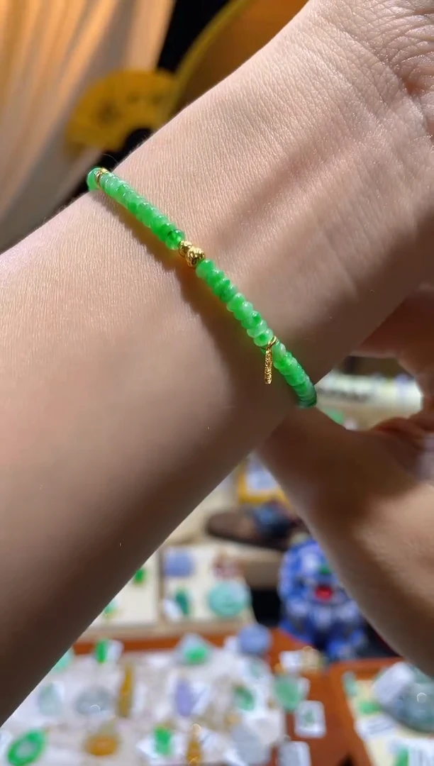 翡翠18K金镶嵌颈饰手链