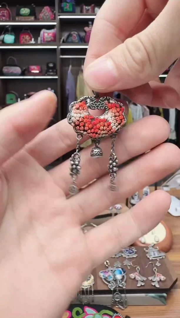 织绣107蒙阿苏苗绣传承旗舰店