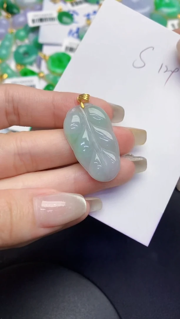 翡翠未镶嵌颈饰缅甸天然翡翠A货