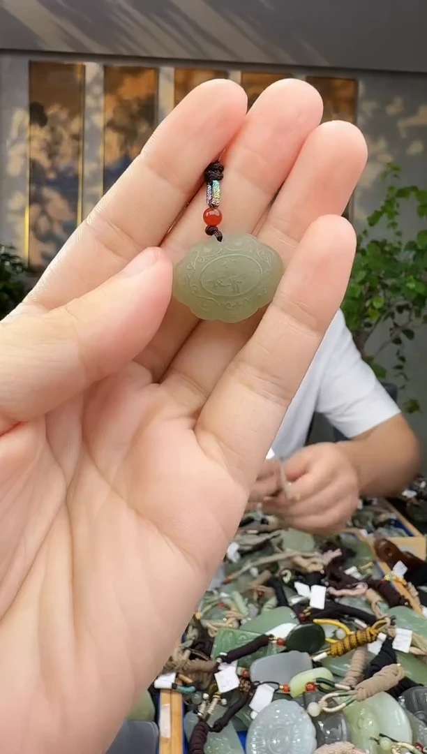 未镶嵌和田玉挂件拍一发一