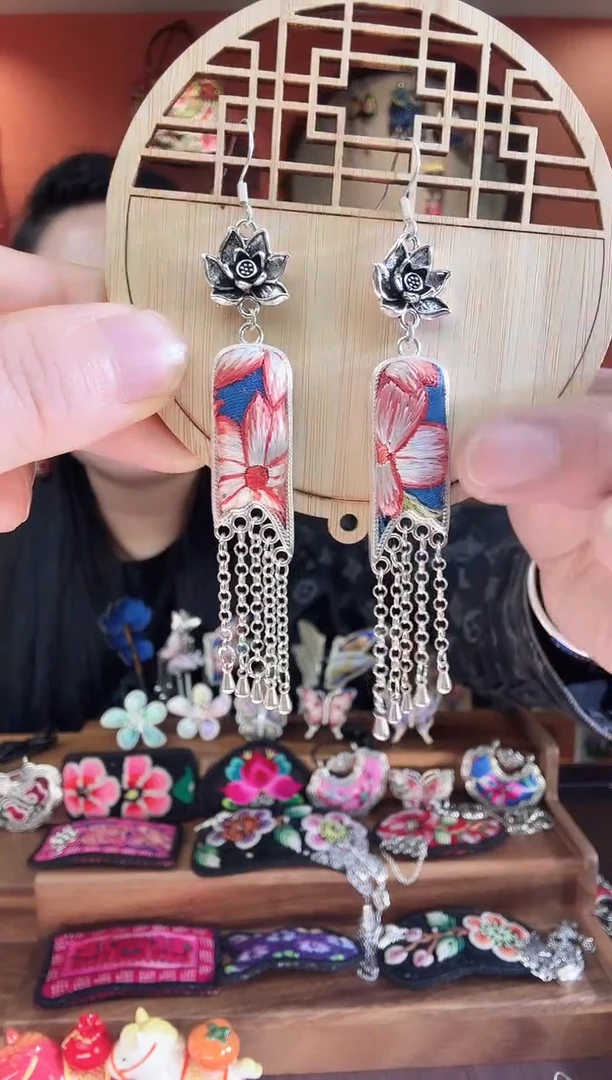 非遗手工刺绣苗绣首饰51