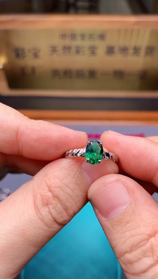 【闪购商品】透辉石戒指银S925镶嵌........