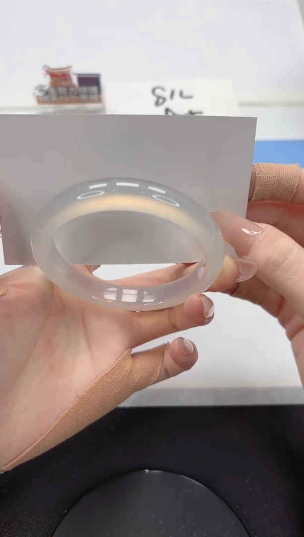 【闪购商品】石英质玉手镯未镶嵌A281-58.0