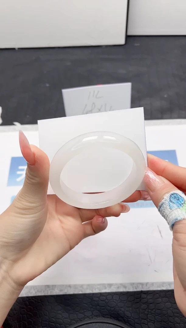 【闪购商品】石英质玉手镯未镶嵌91-53.5