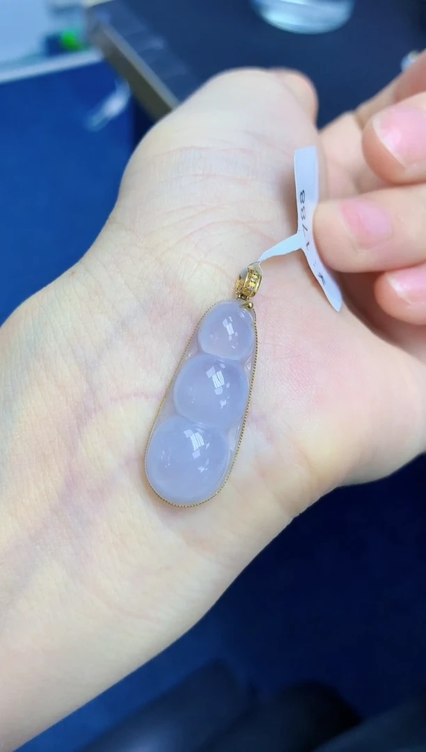 翡翠18K金镶嵌颈饰天然缅甸翡翠A货