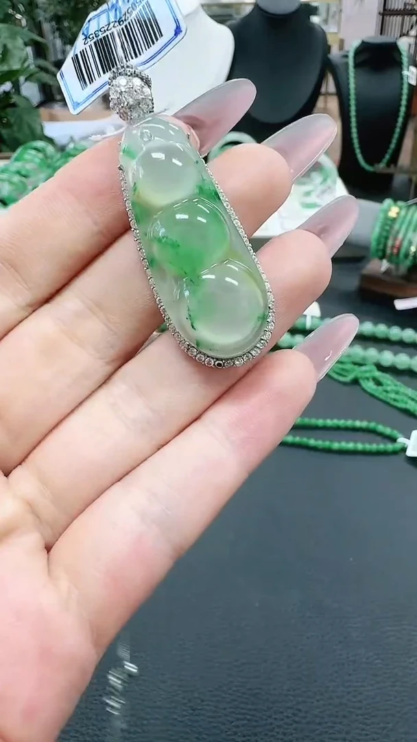 未镶嵌1石英质玉（非洲翠）/0610