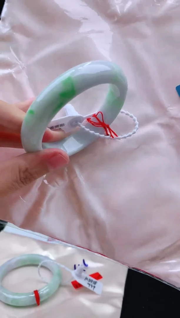 未镶嵌手镯翡翠56