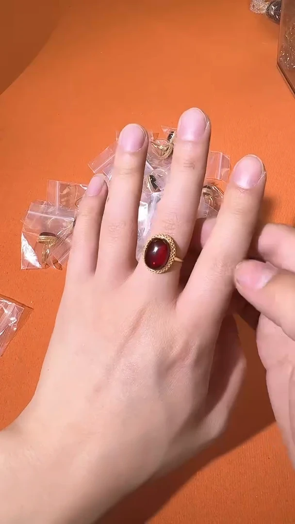 【闪购商品】琥珀戒指银S925镶嵌戒指多样性发货拍一发一