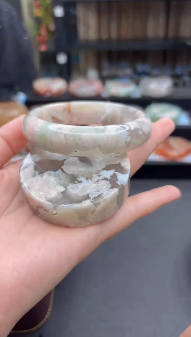 未镶嵌手镯石英质玉100(62圈赠送镯心)