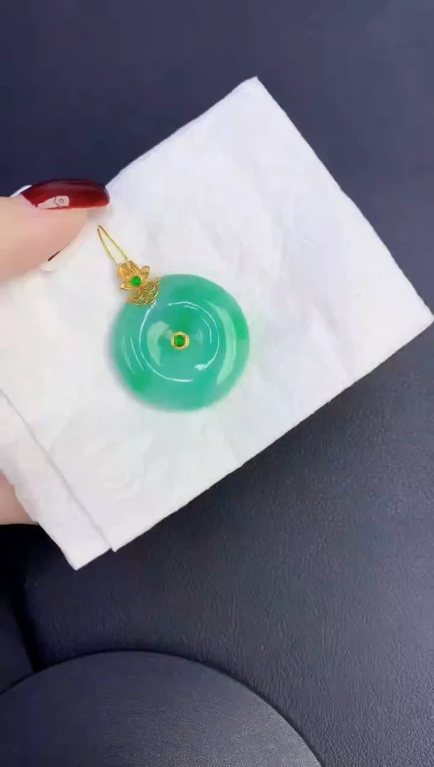 颈饰18K金镶嵌翡翠缅甸天然翡翠A货