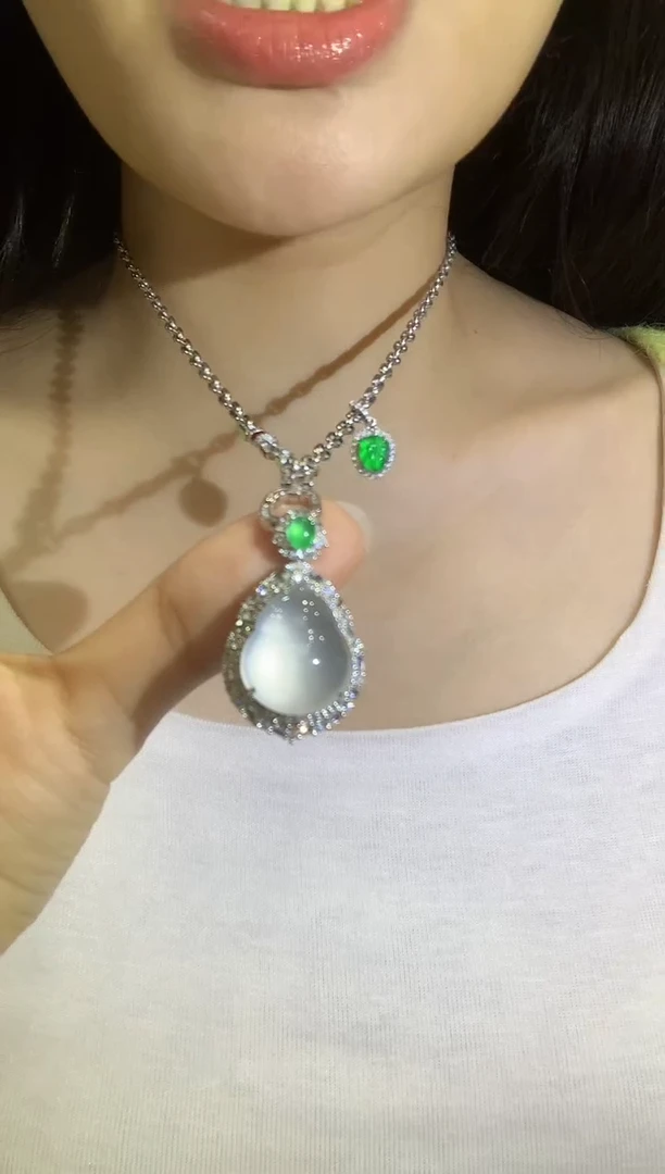 吊坠(不含链)18K金镶嵌翡翠快*B169