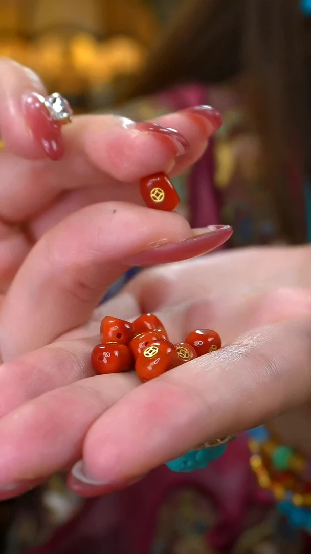 【婧婧精选】臻品 · 18K金南红铜钱配件 多样性发其一