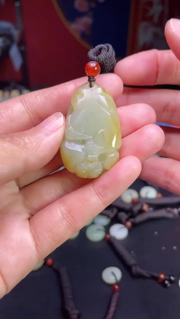 颈饰未镶嵌和田玉1