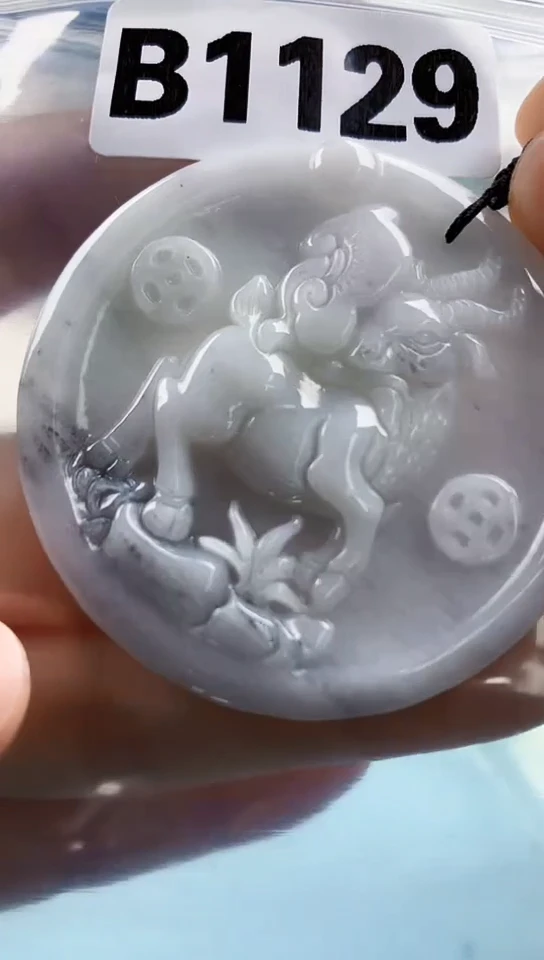 翡翠未镶嵌颈饰天然翡翠吊坠挂件