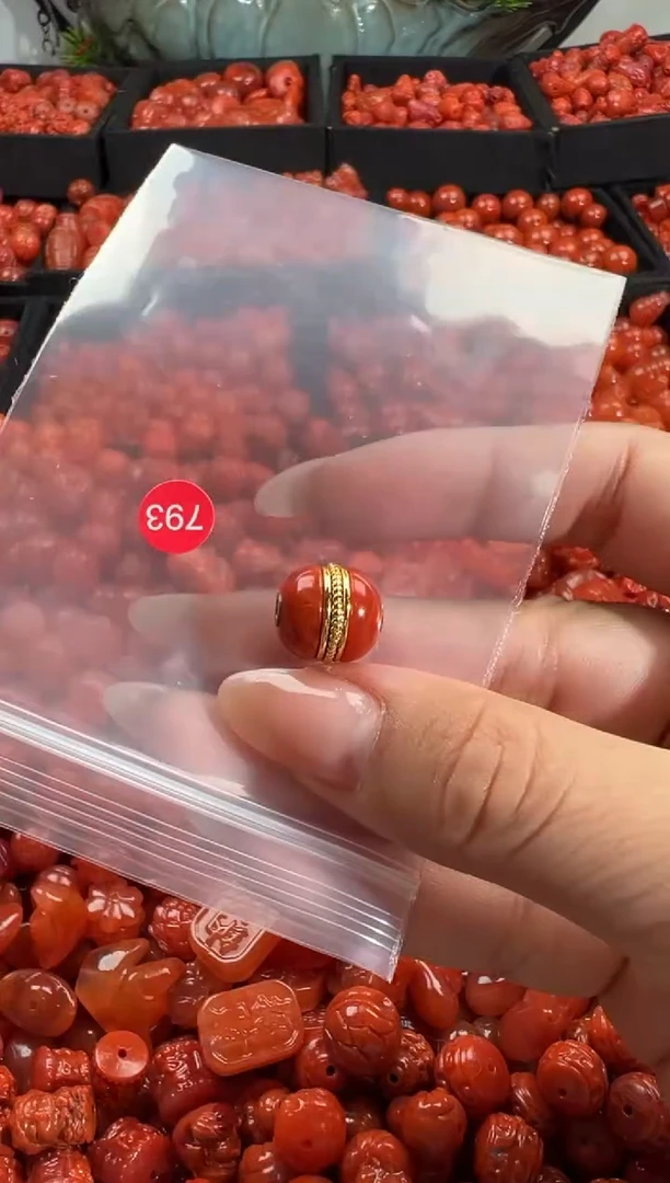 颈饰未镶嵌南红玛瑙1