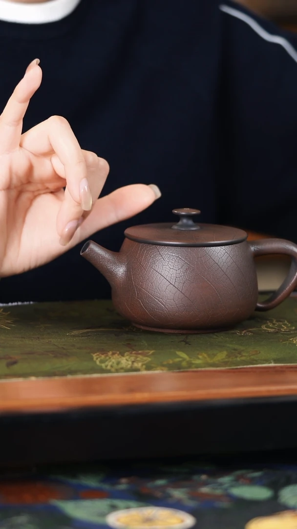 唏*······························