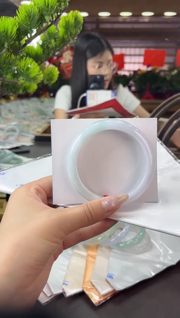 翡翠手镯未镶嵌16