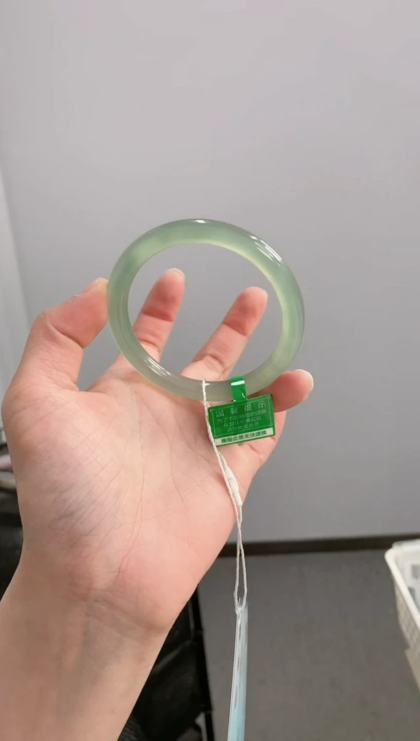 【闪购商品】玛瑙/玉髓手镯未镶嵌56-57圈 圆条