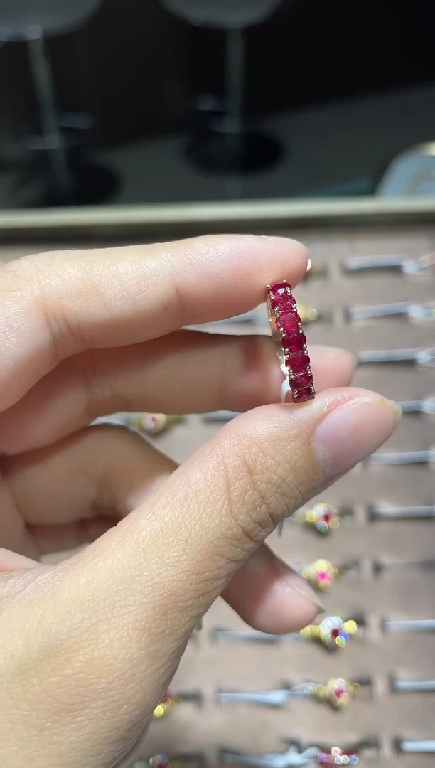 18K金镶嵌戒指红宝石1