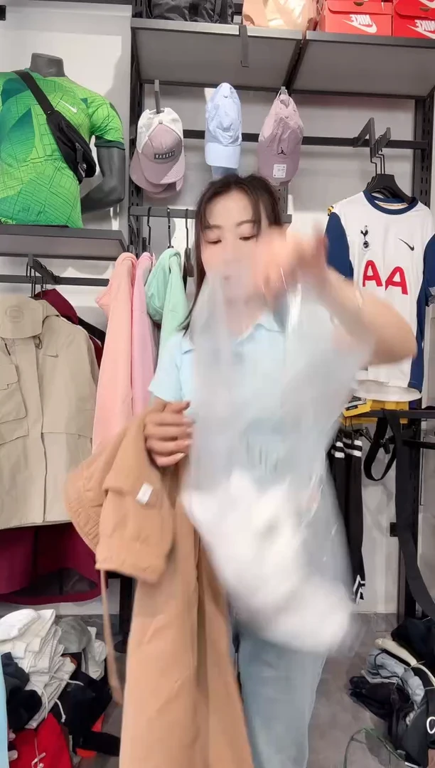 1368 编码 瑕疵款直播间过款为准 尺码