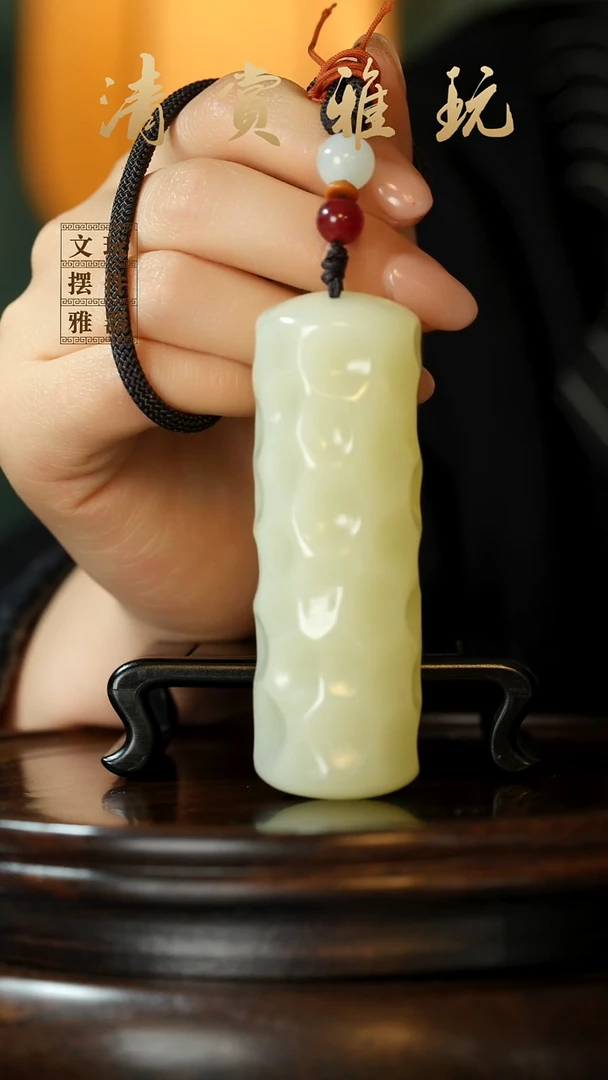 玉《千锤百炼擎天柱》手把件摆件