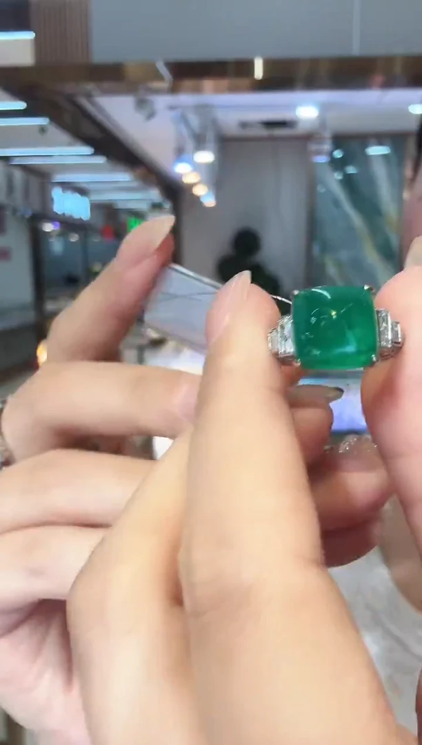 铂Pt950镶嵌戒指祖母绿6.42ct