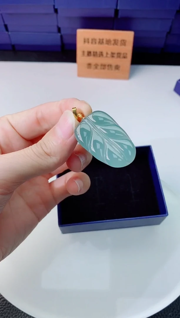 翡翠未镶嵌颈饰111111111