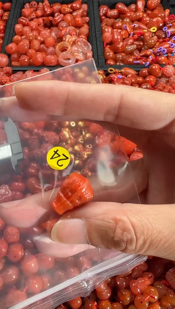 【闪购商品】南红玛瑙颈饰未镶嵌1