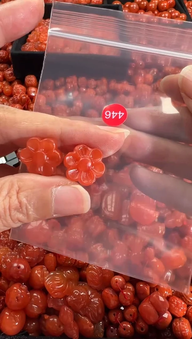颈饰未镶嵌南红玛瑙1