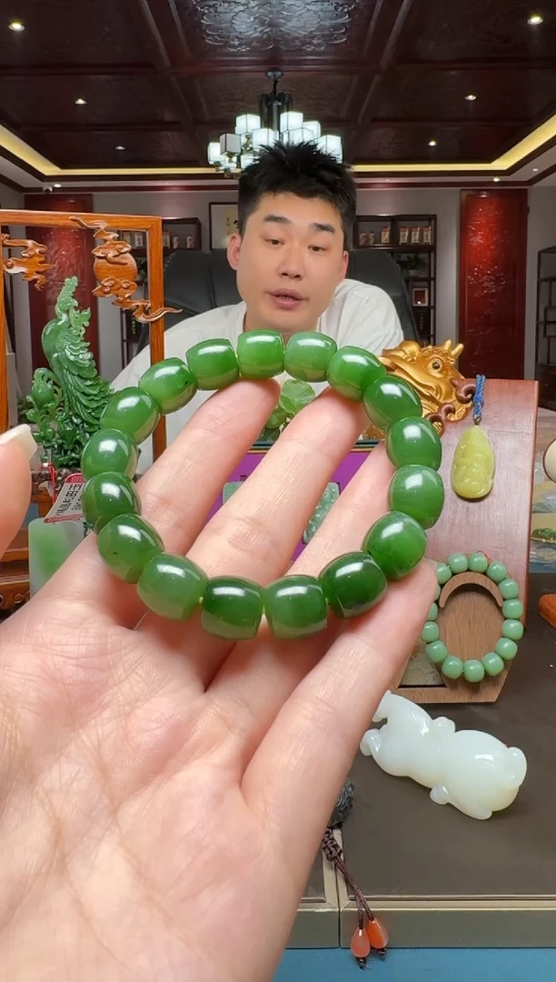 未镶嵌和田玉挂件by