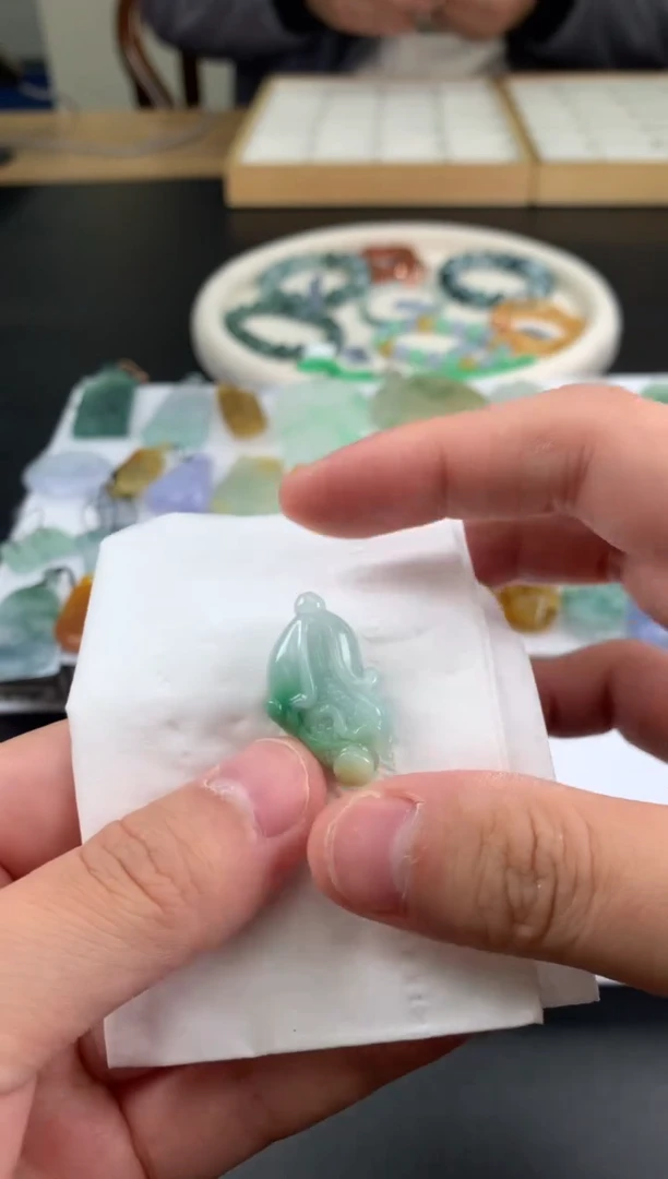 【闪购商品】定制翡翠未镶嵌翡翠