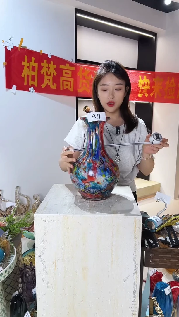 琉璃红色万彩花瓶清仓79