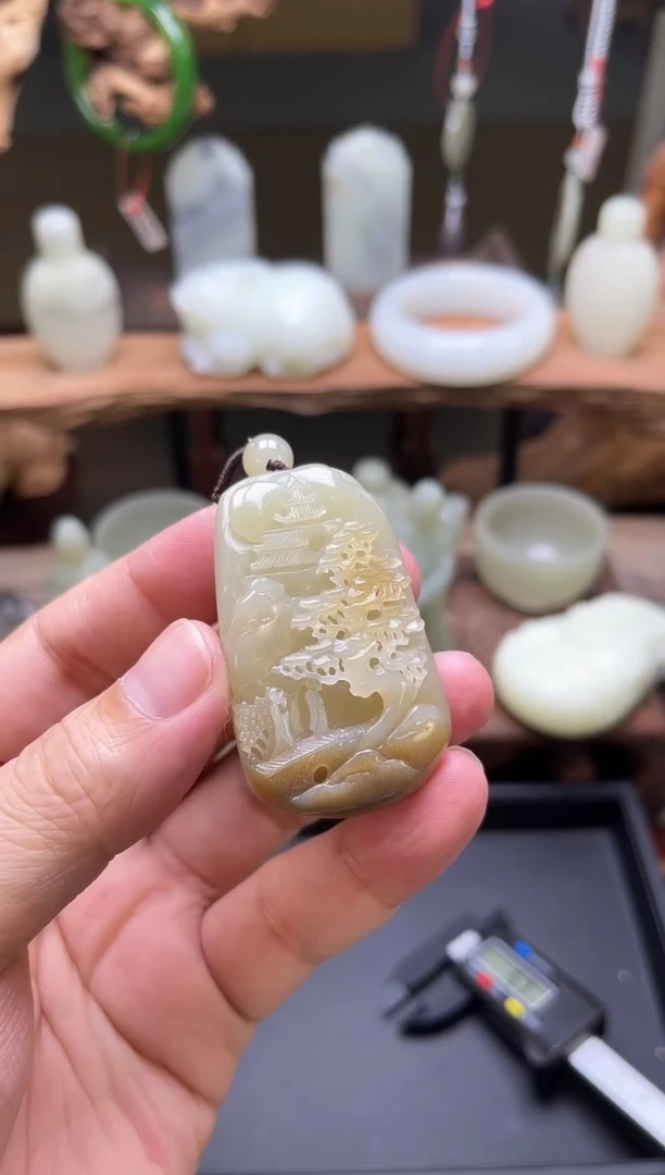 【闪购商品】和田玉吊坠未镶嵌且末糖青白 山水牌 9002717