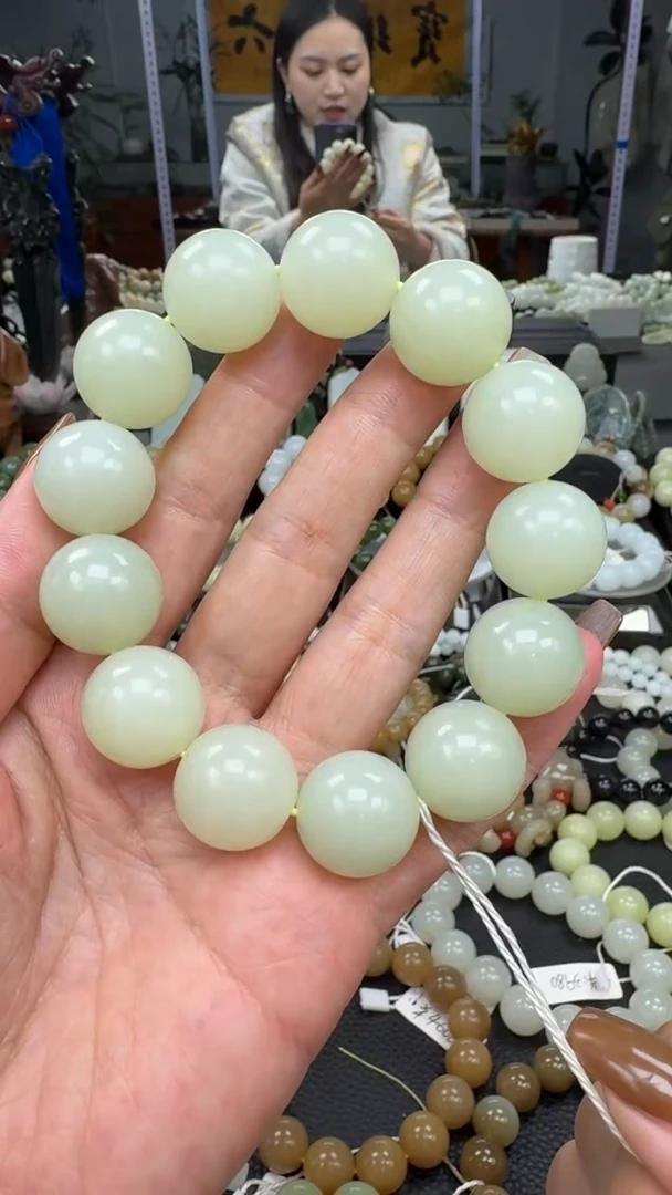 未镶嵌手串和田玉新疆且末奶油黄卡18