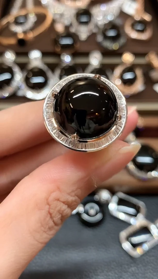 吊坠(不含链)18K金镶嵌翡翠G****?n107