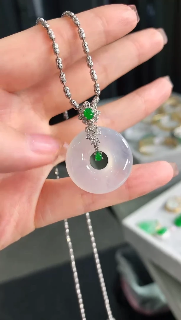 【闪购商品】翡翠吊坠(不含链)18K金镶嵌吊坠