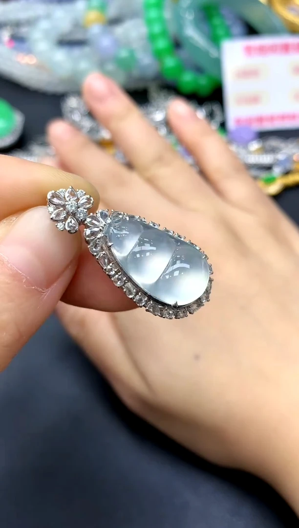 颈饰18K金镶嵌翡翠396-中国好珍宝