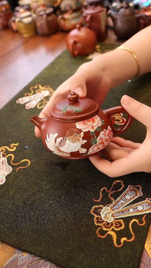 茶壶紫砂朱泥鱼戏牡丹壶