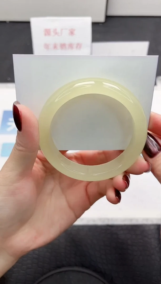 【闪购商品】石英质玉手镯未镶嵌5-56