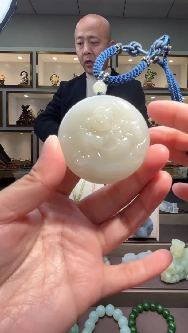 颈饰未镶嵌和田玉苏